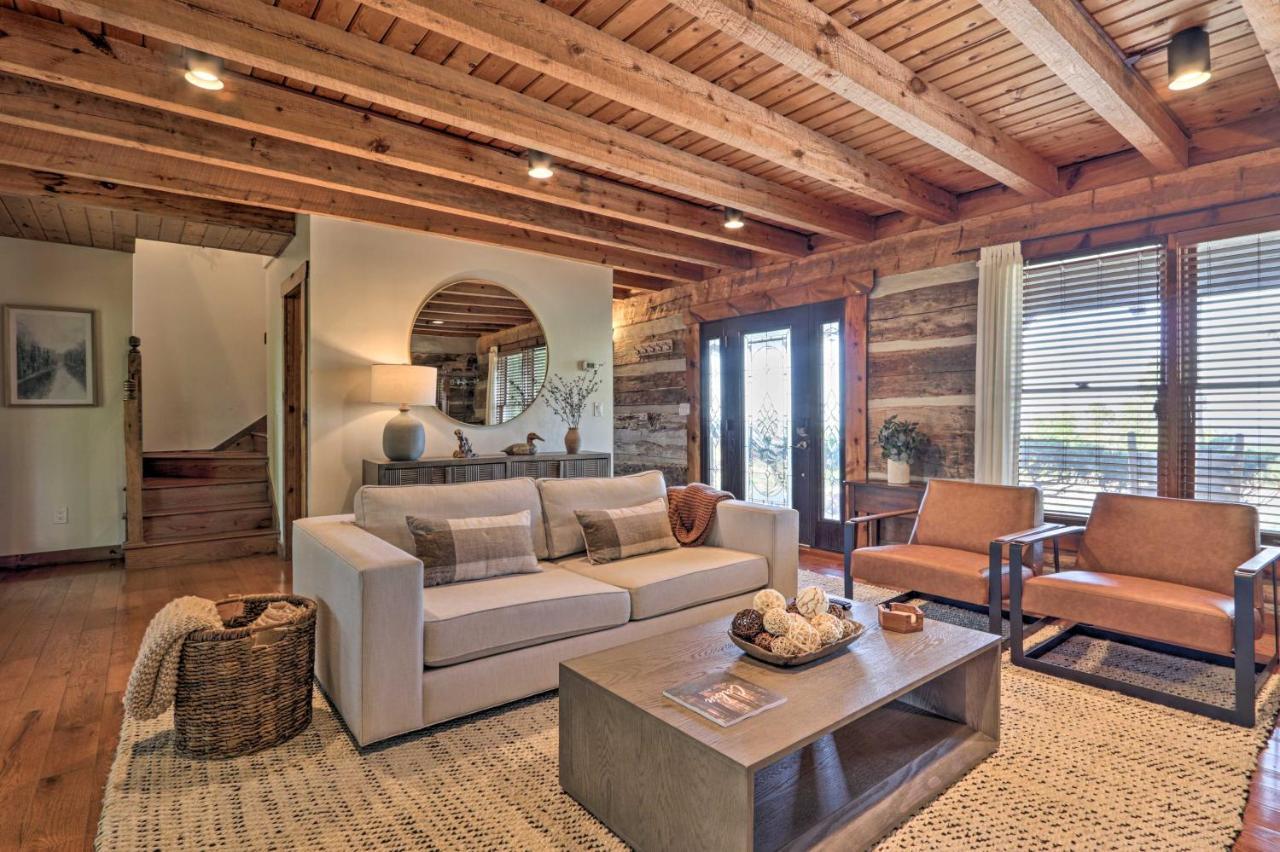 Upscale Gatlinburg Cabin Deck, Fire Pit And Hot Tub Exterior foto